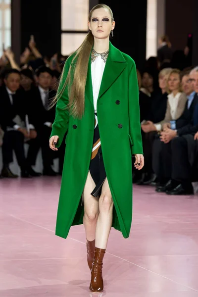 Look 14